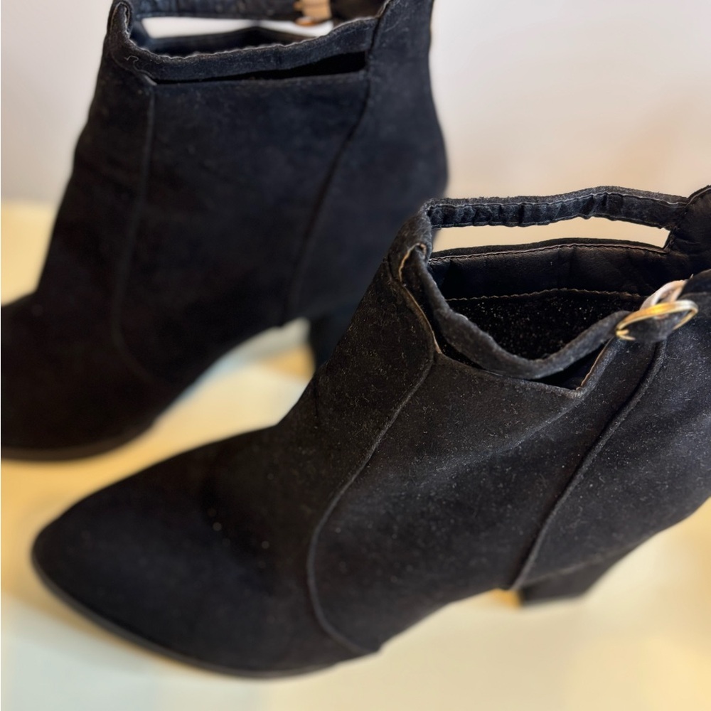 3for$15😍Free Spirited Ankle Booties